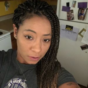 Meet your Posher, Dina